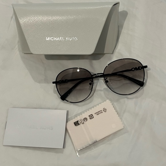 Brand new Michael Kors Sunglasses - Picture 3 of 8